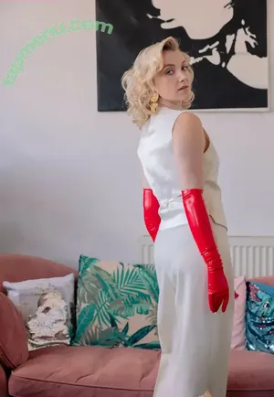 Evanna Lynch / evannalynch nude photo #0077