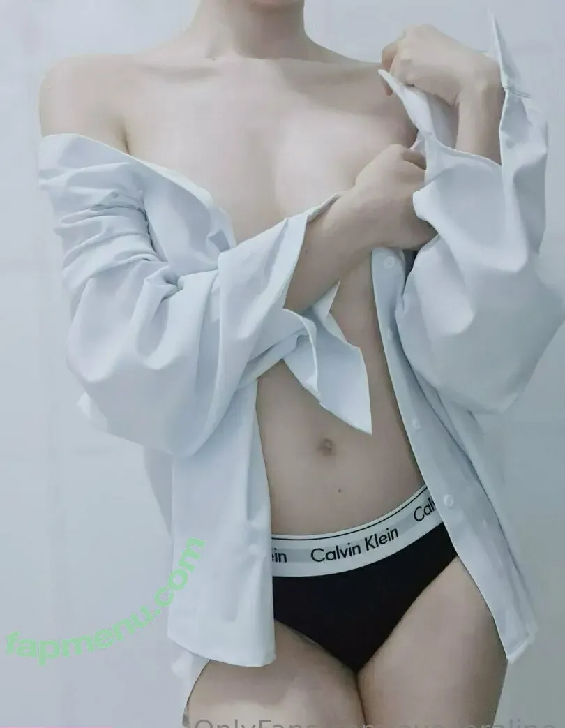 evecoraline nude photo #0008 (evecoraline)