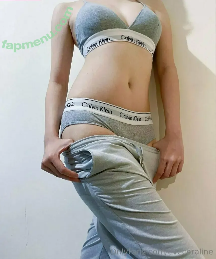 evecoraline nude photo #0016 (evecoraline)
