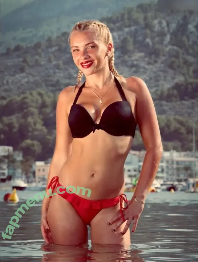 Evelyn Burdecki nude photo #0675 (evelyn_burdecki / evelynburdecki)