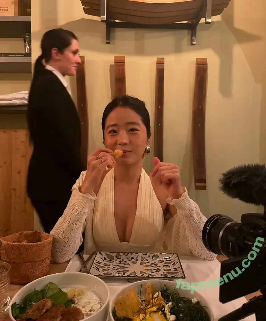 Evelyn Ha nude photo #0073 (eveee9 / hjevelyn)