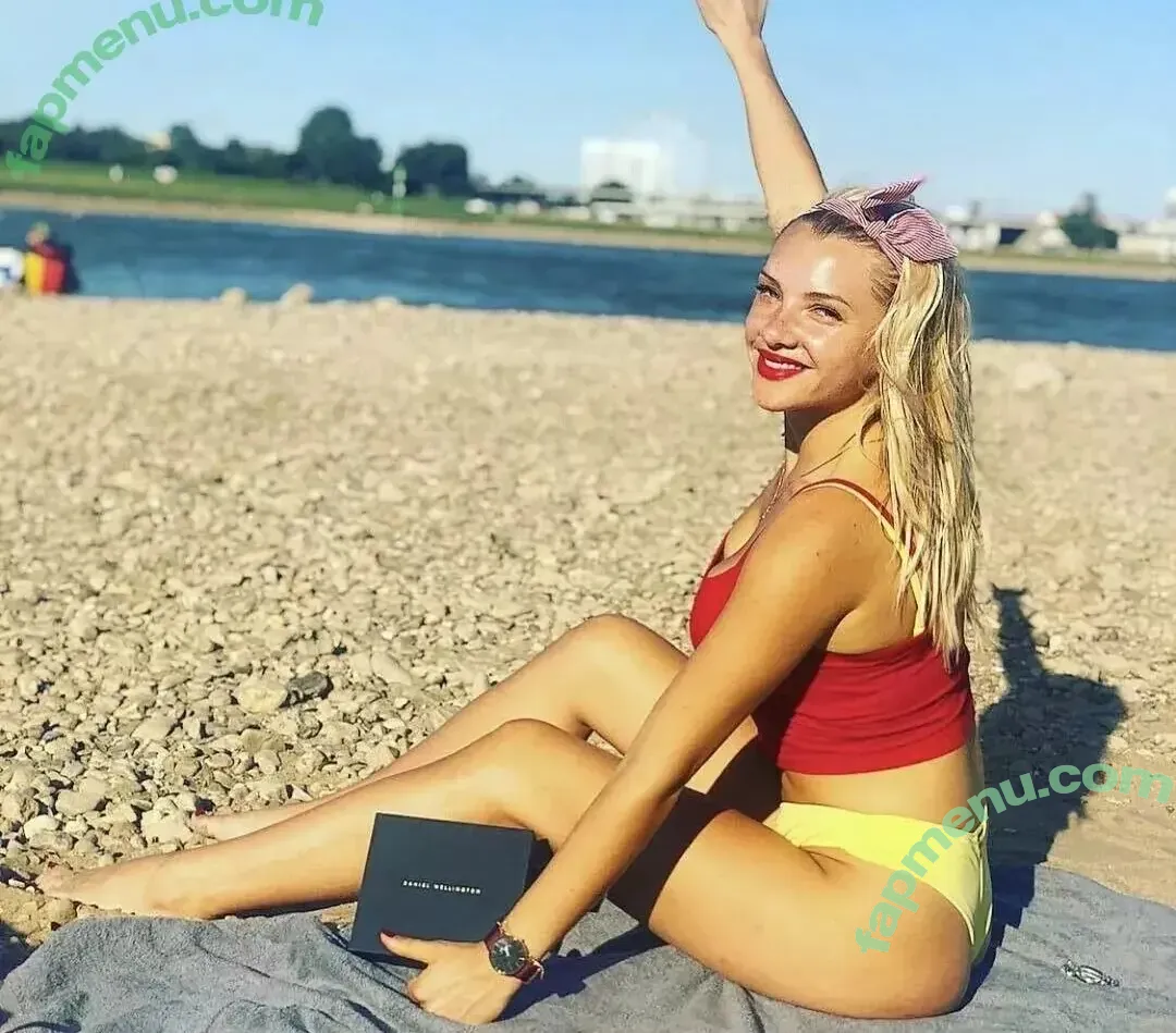 evelynburdecki nude photo #0014 (evelynburdecki)