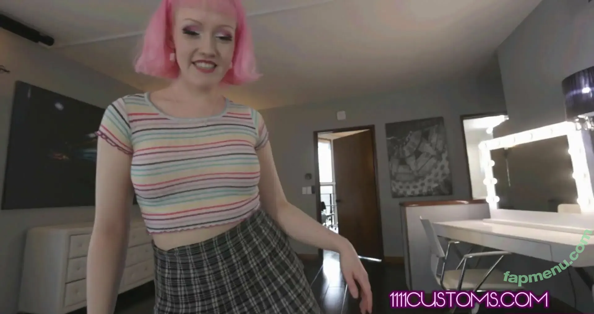 Evie Rees nude photo #0041 (eviereesofficial / jiggleyourpuffs)