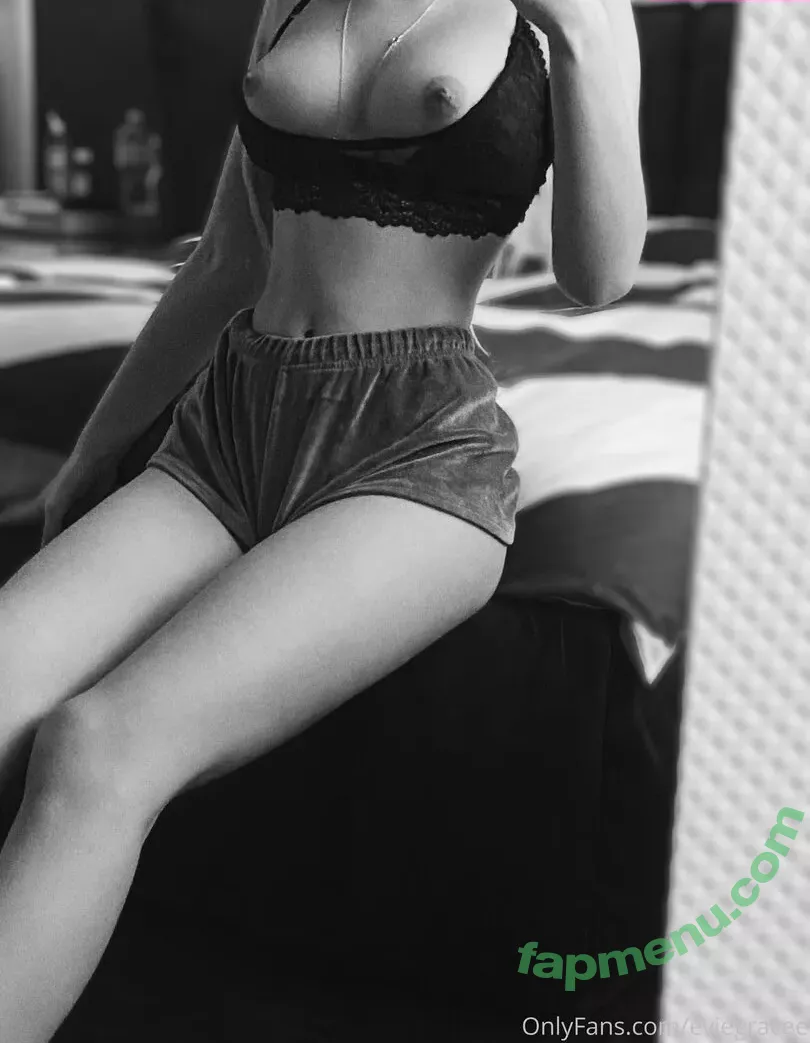 eviehasthefun nude photo #0074 (eviehasthefun)