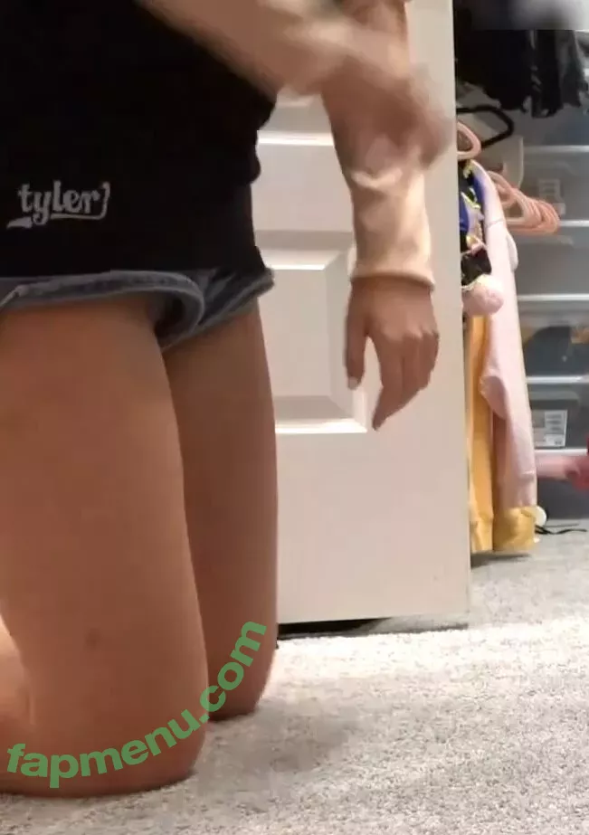 ExtraEmily nude photo #0546 (extra.emilay / extraemilyy / extremly_cute)