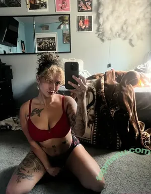 extraroxy / Extrasav / babyyroxy / sav.bauer nude photo #0154