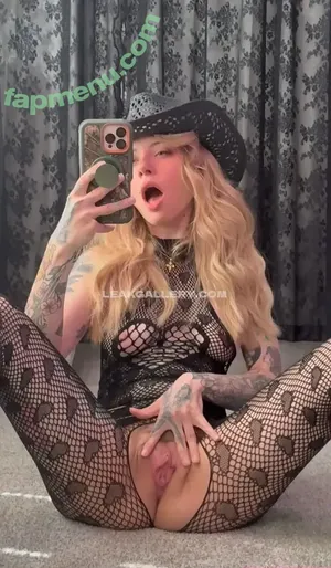  nude photo #0005