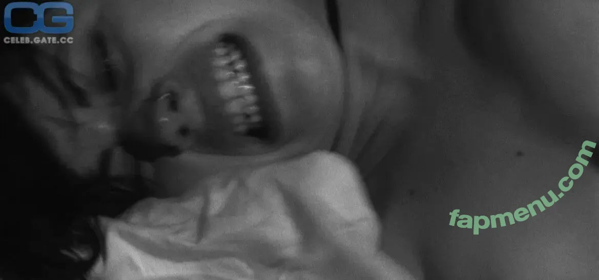 Fairuza Balk nude photo #0003 (fairuza)