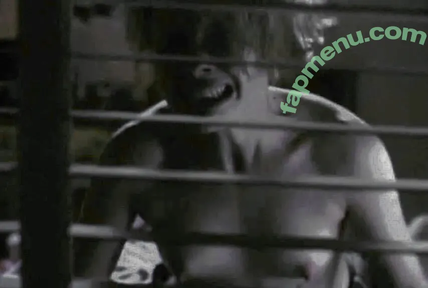 Fairuza Balk nude photo #0011 (fairuza)