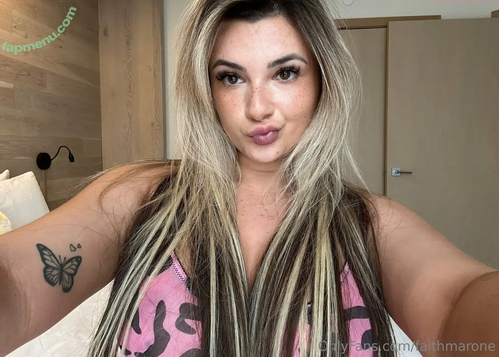 faithmarone nude photo #0003 (faithmarone)