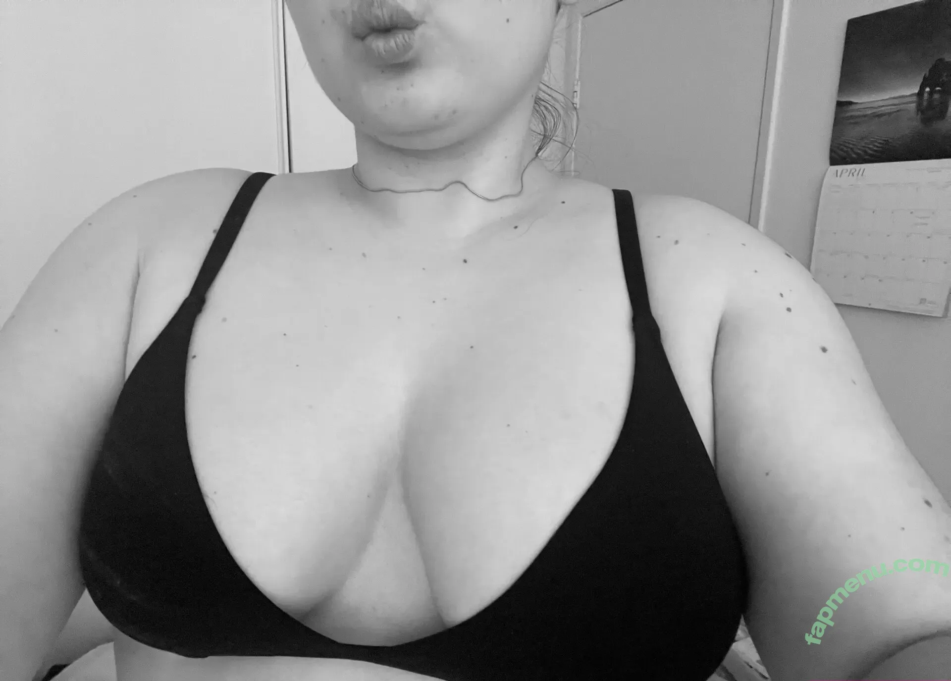 FandomReactions nude photo #0768 (fandomreactgirls)