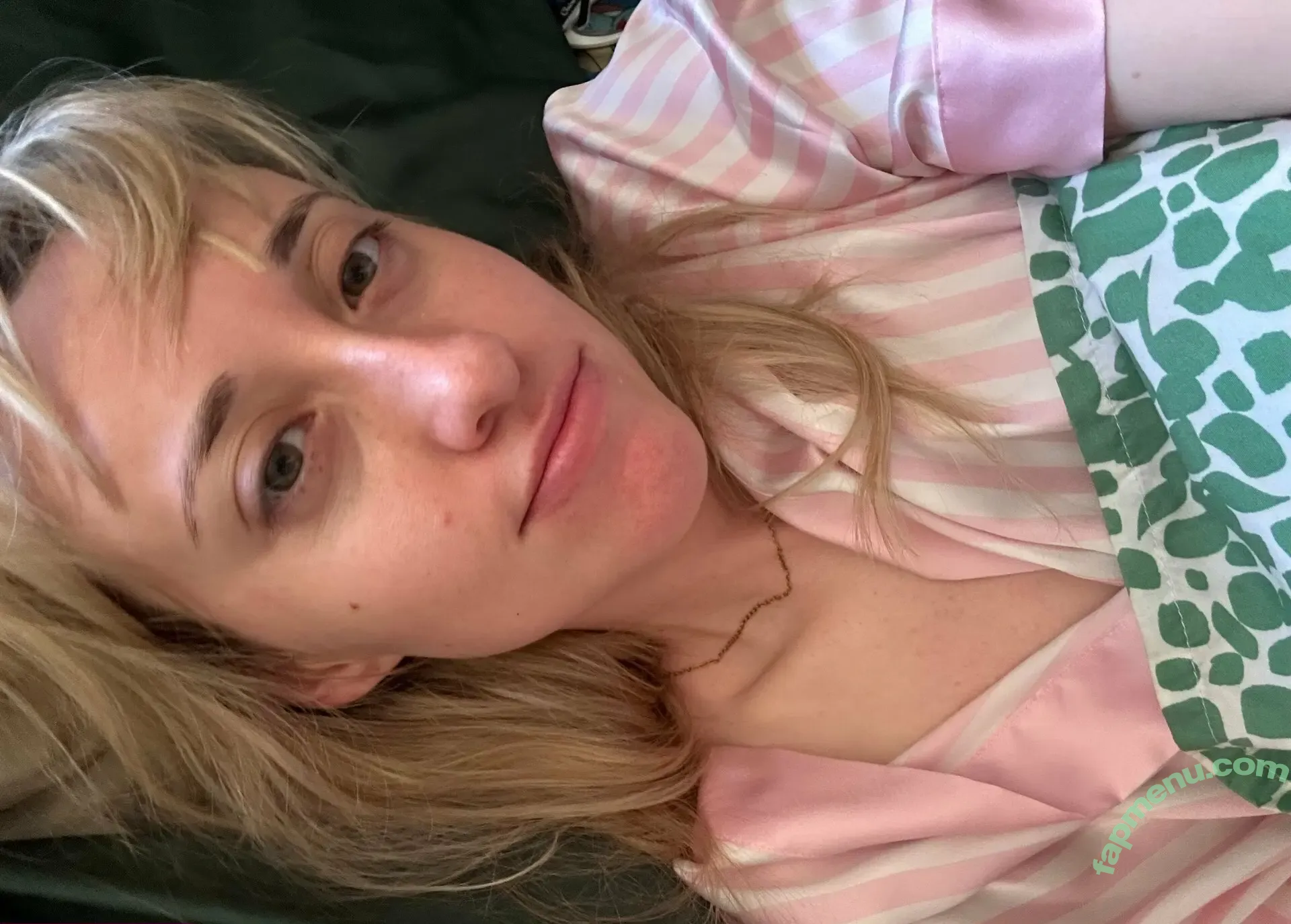 FandomReactions nude photo #0771 (fandomreactgirls)