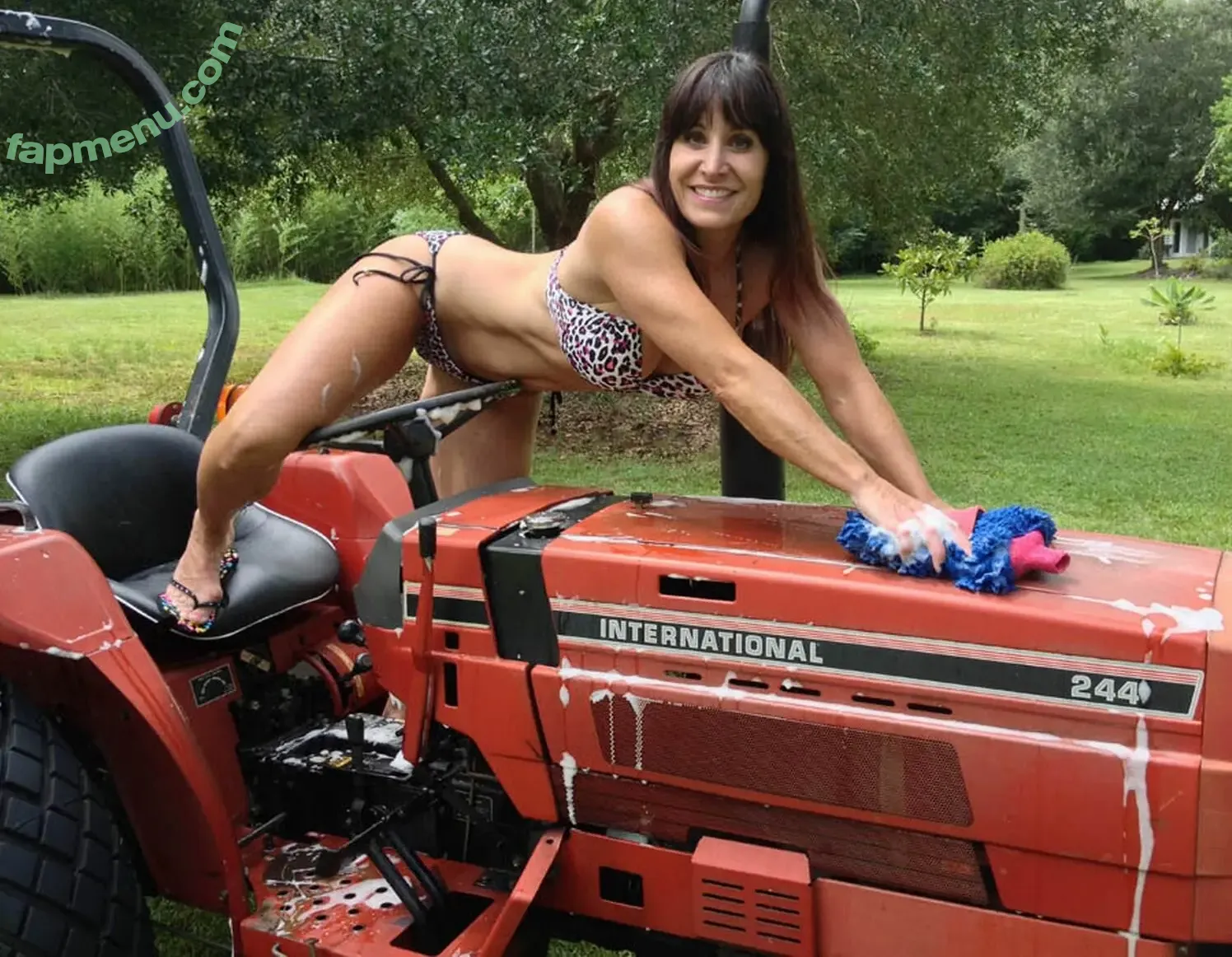 Farm Girl Jen nude photo #0003 (Farm Girl Jen)