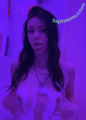 fbgm.420asf / flakitaa_420 / sarahlynn / sarahstapless nude photo #0004