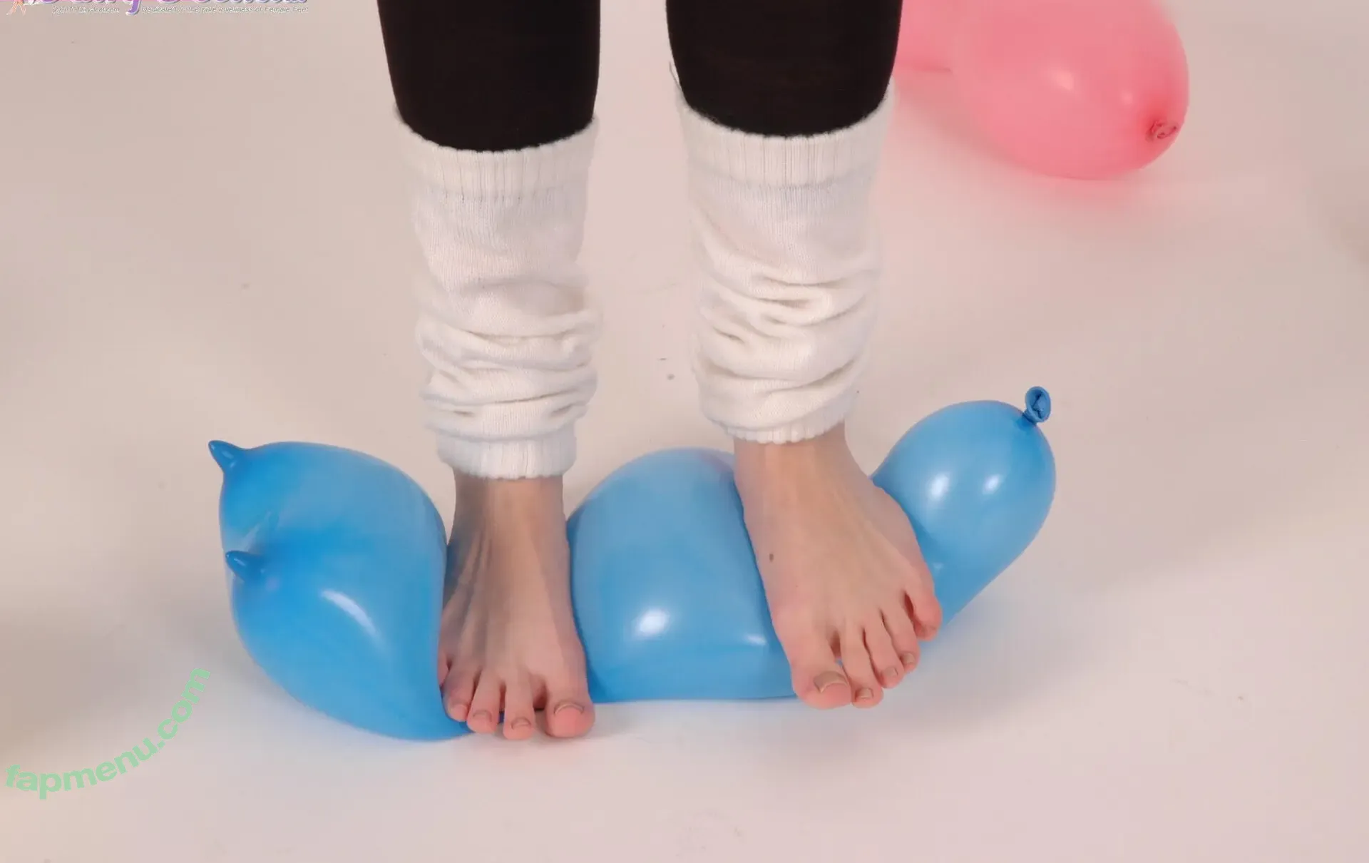 Feetperview / Sockenmädchen nude photo #1244 (Feetperview / Sockenmädchen)