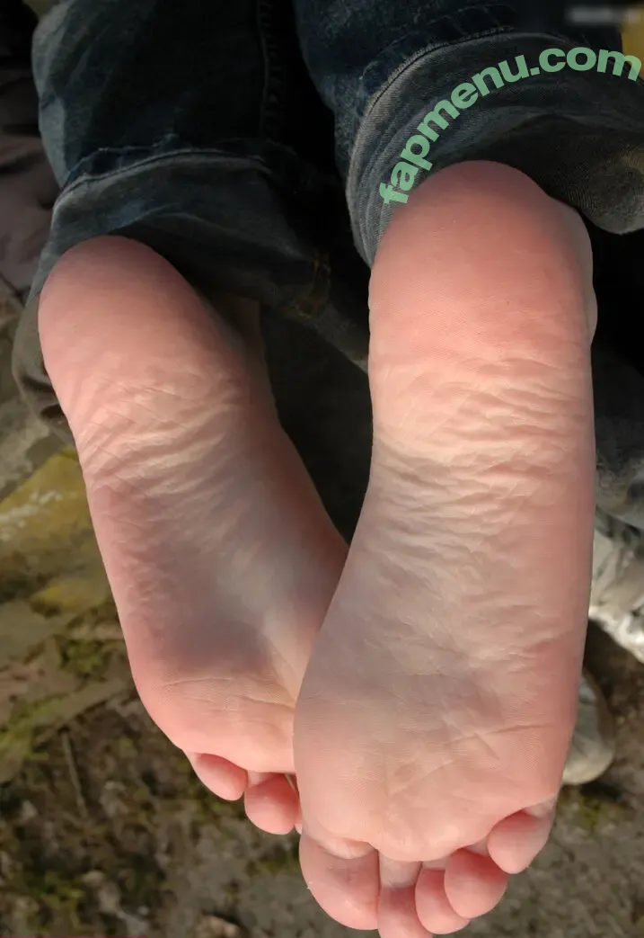 Feetperview / Sockenmädchen nude photo #1427 (Feetperview / Sockenmädchen)