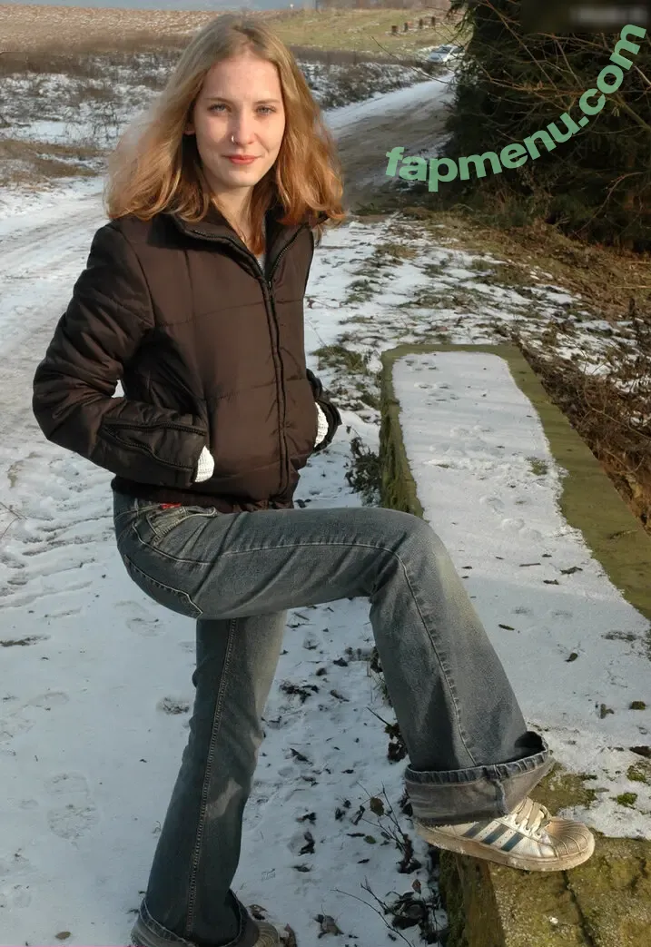 Feetperview / Sockenmädchen nude photo #1429 (Feetperview / Sockenmädchen)
