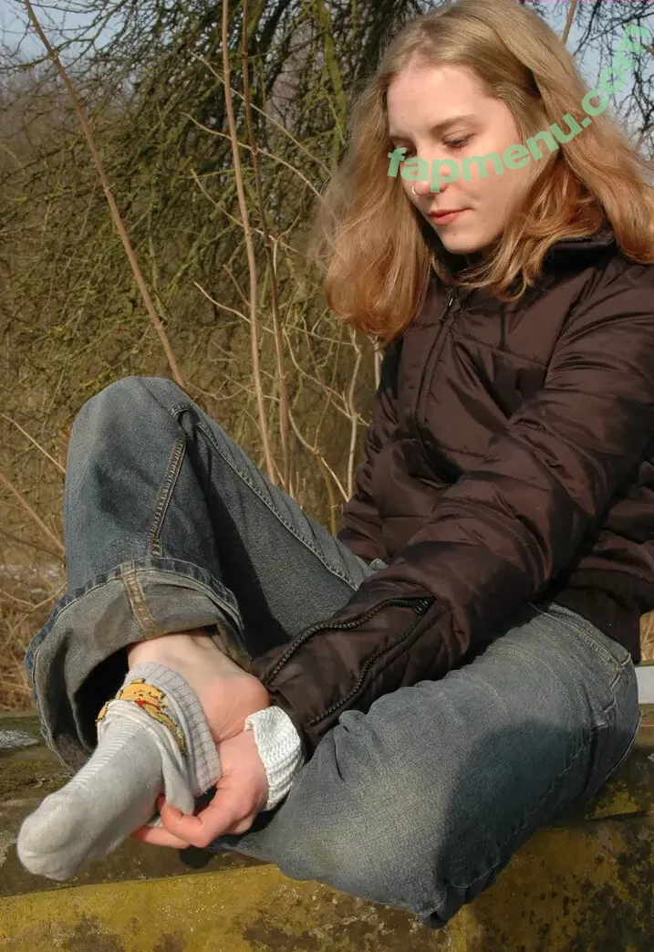 Feetperview / Sockenmädchen nude photo #1439 (Feetperview / Sockenmädchen)