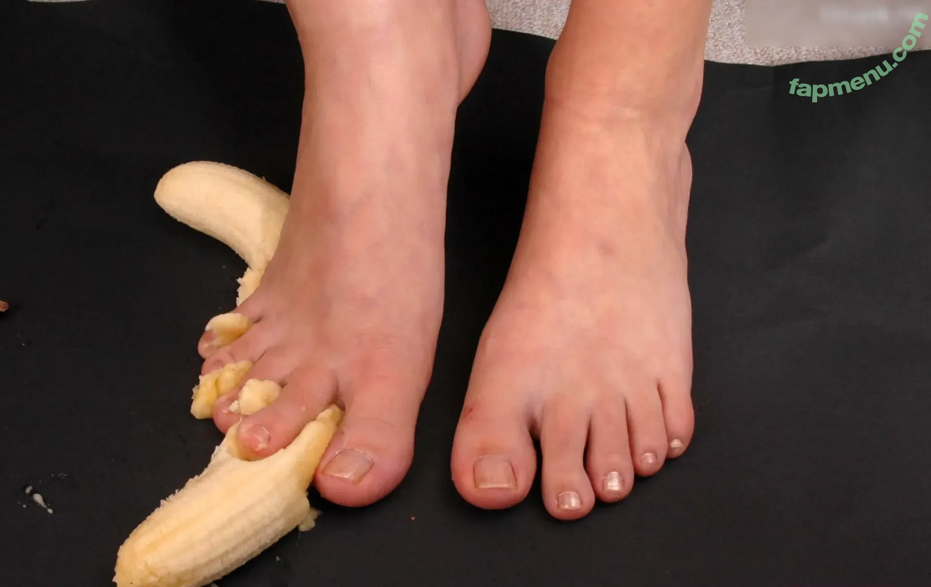 Feetperview / Sockenmädchen nude photo #1517 (Feetperview / Sockenmädchen)