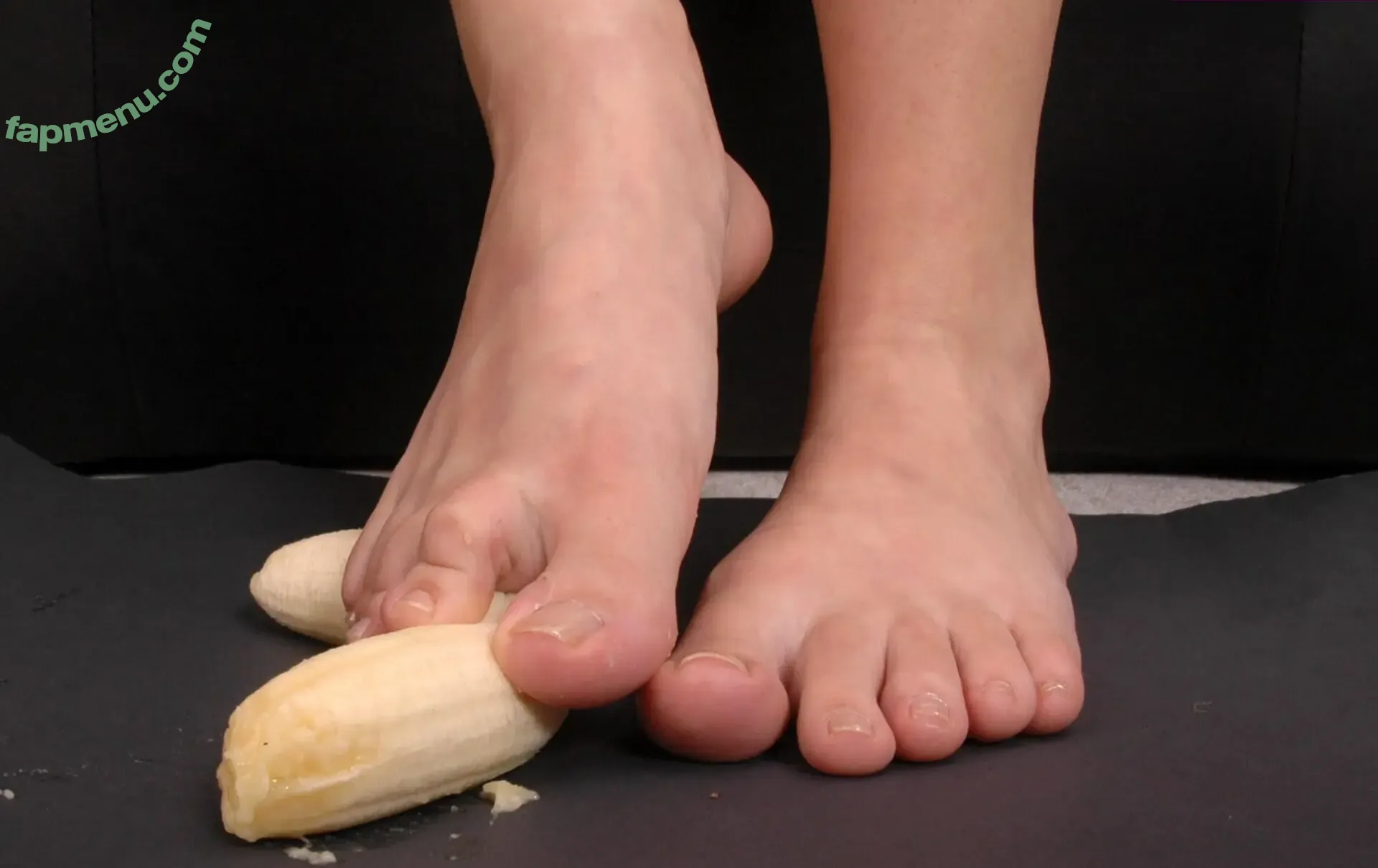 Feetperview / Sockenmädchen nude photo #1523 (Feetperview / Sockenmädchen)