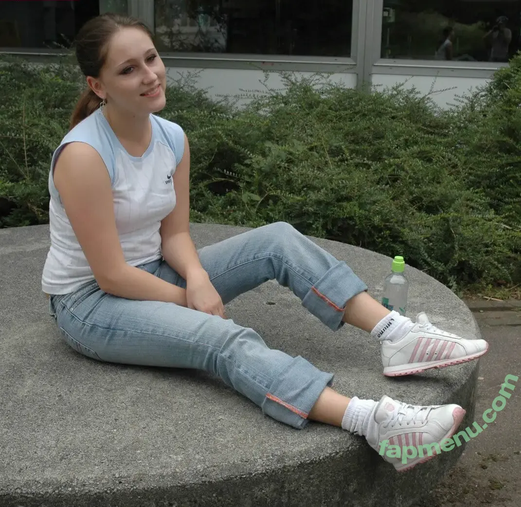 Feetperview / Sockenmädchen nude photo #1571 (Feetperview / Sockenmädchen)