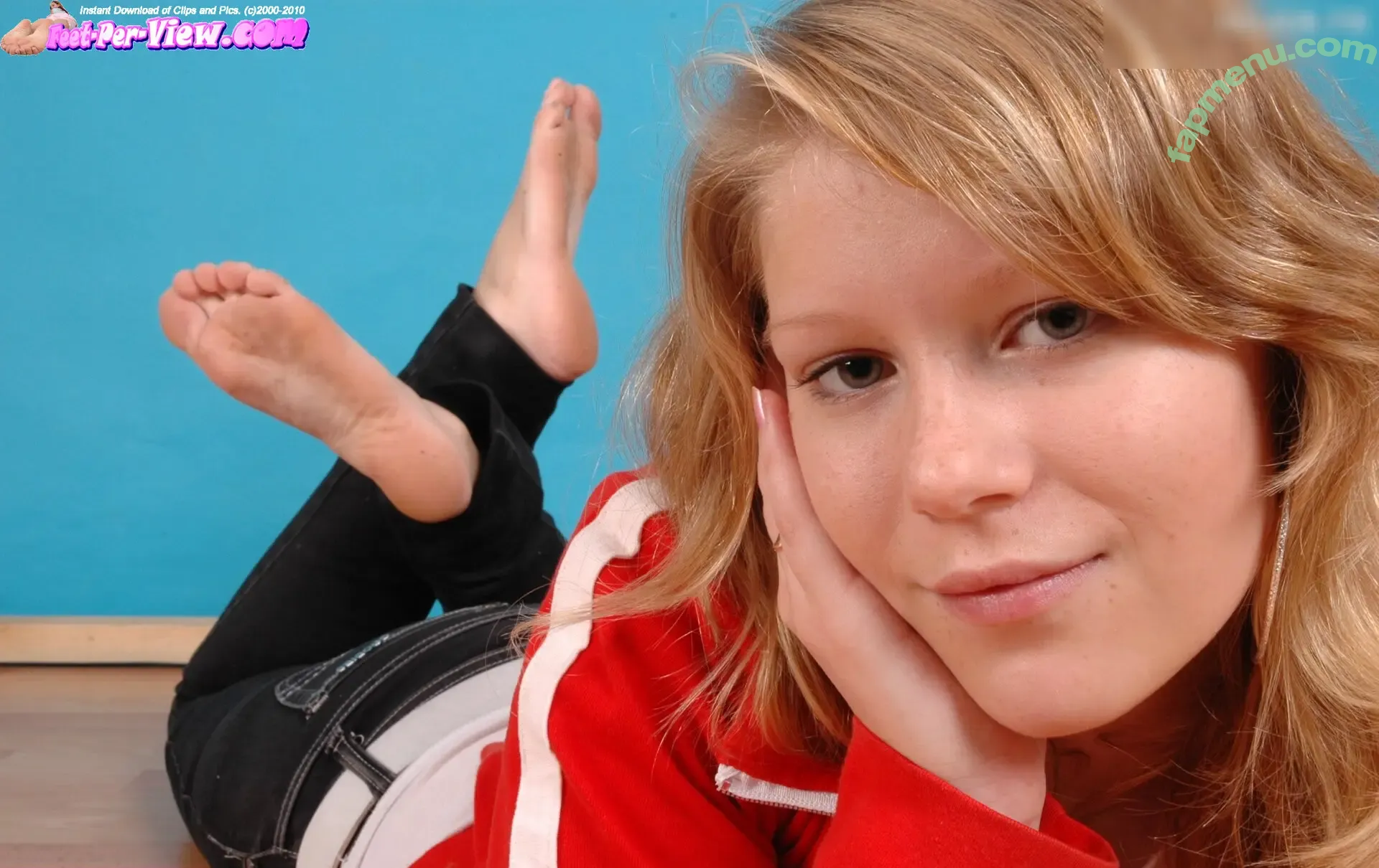 Feetperview / Sockenmädchen nude photo #1608 (Feetperview / Sockenmädchen)