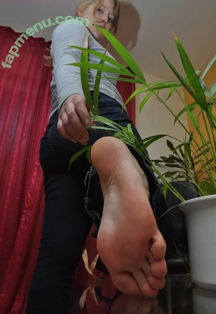 Feetperview / Sockenmädchen nude photo #1665 (Feetperview / Sockenmädchen)