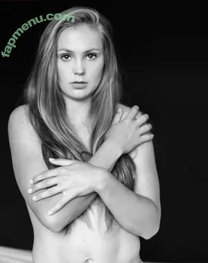 Female Football / girlsontheball / soccer players nude photo #0010