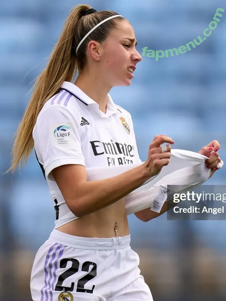 Female Football nude photo #0551 (girlsontheball / soccer players)