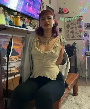Fishtank / alyssamagnum nude photo #0009