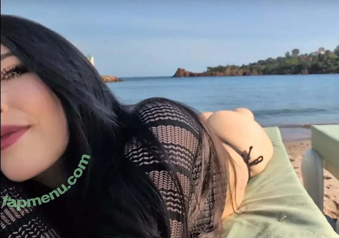 Fishtank nude photo #0003 (alyssamagnum)