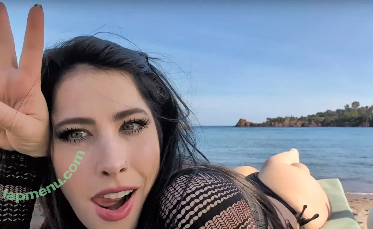 Fishtank nude photo #0007 (alyssamagnum)