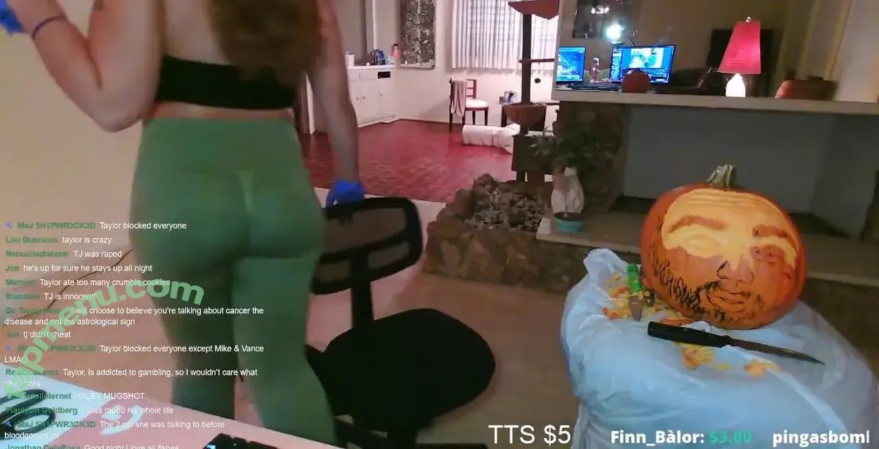 Fishtank nude photo #0030 (alyssamagnum)