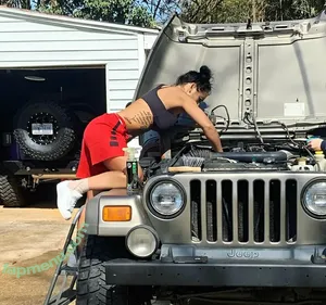 FitMomof2WhoJeeps nude photo #0066