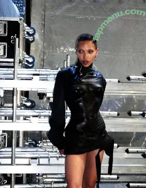 FKA Twigs / FKAtwigs nude photo #0381