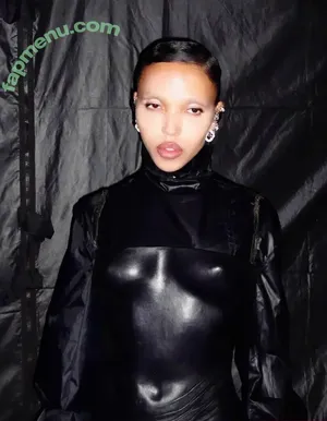FKA Twigs / FKAtwigs nude photo #0383