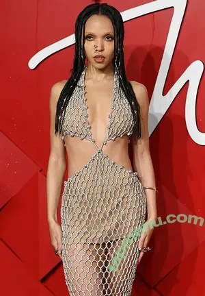 FKA Twigs / FKAtwigs nude photo #0420