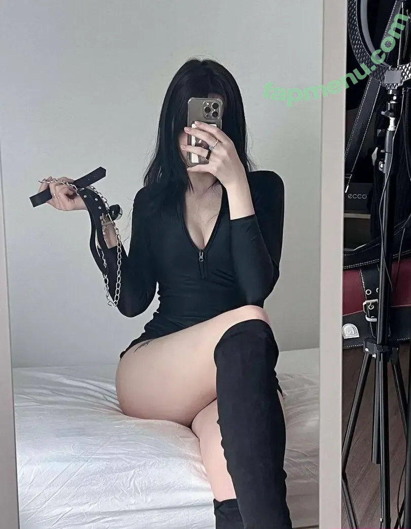Fknyui nude photo #0002 (Fknyui)