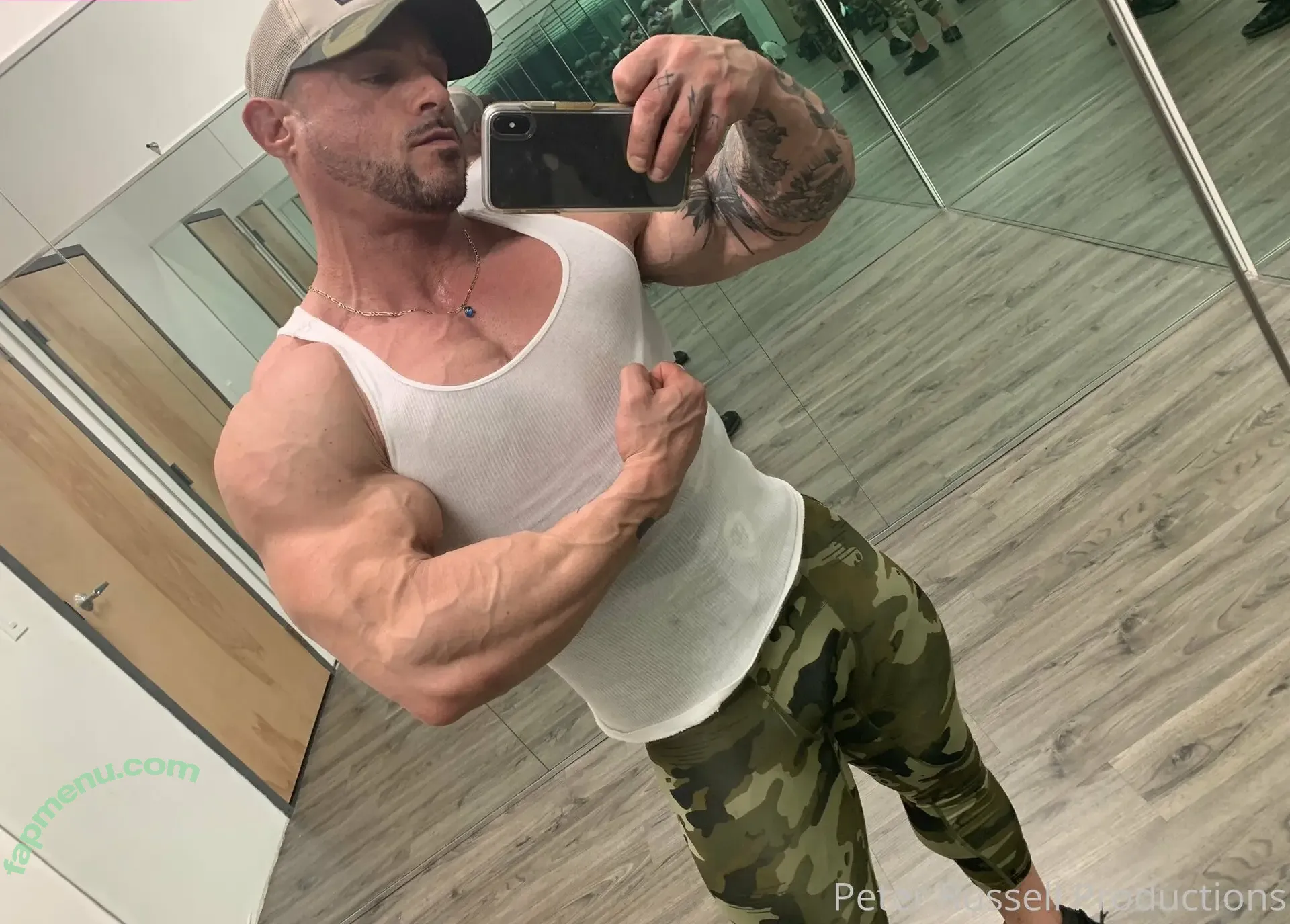 flexcash4 nude photo #0002 (phil_moreland)