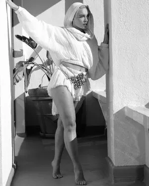 Florence Pugh / florencepugh nude photo #1090