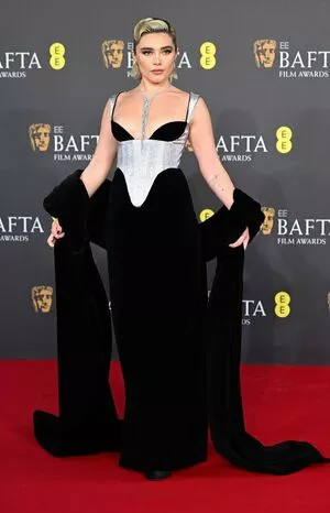 Florence Pugh / florencepugh nude photo #1102