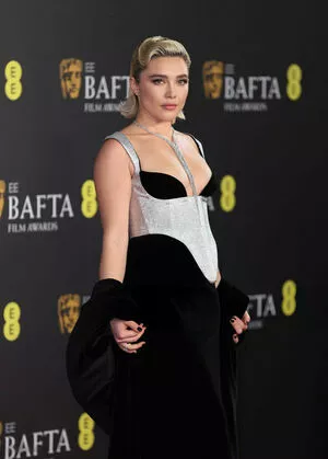 Florence Pugh / florencepugh nude photo #1122
