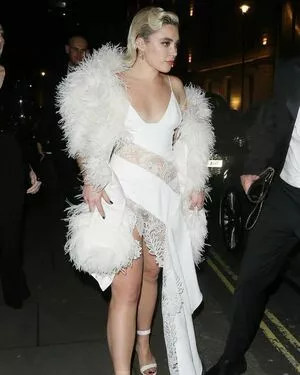 Florence Pugh / florencepugh nude photo #1126
