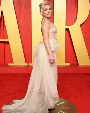 Florence Pugh / florencepugh nude photo #1197