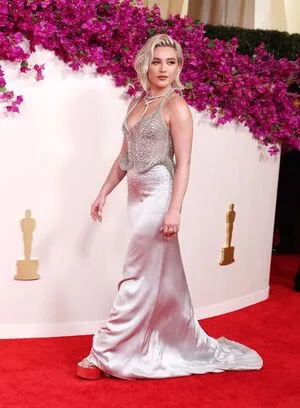 Florence Pugh / florencepugh nude photo #1213