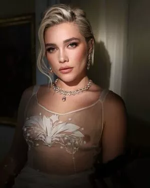 Florence Pugh / florencepugh nude photo #1243