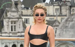 Florence Pugh / florencepugh nude photo #1975