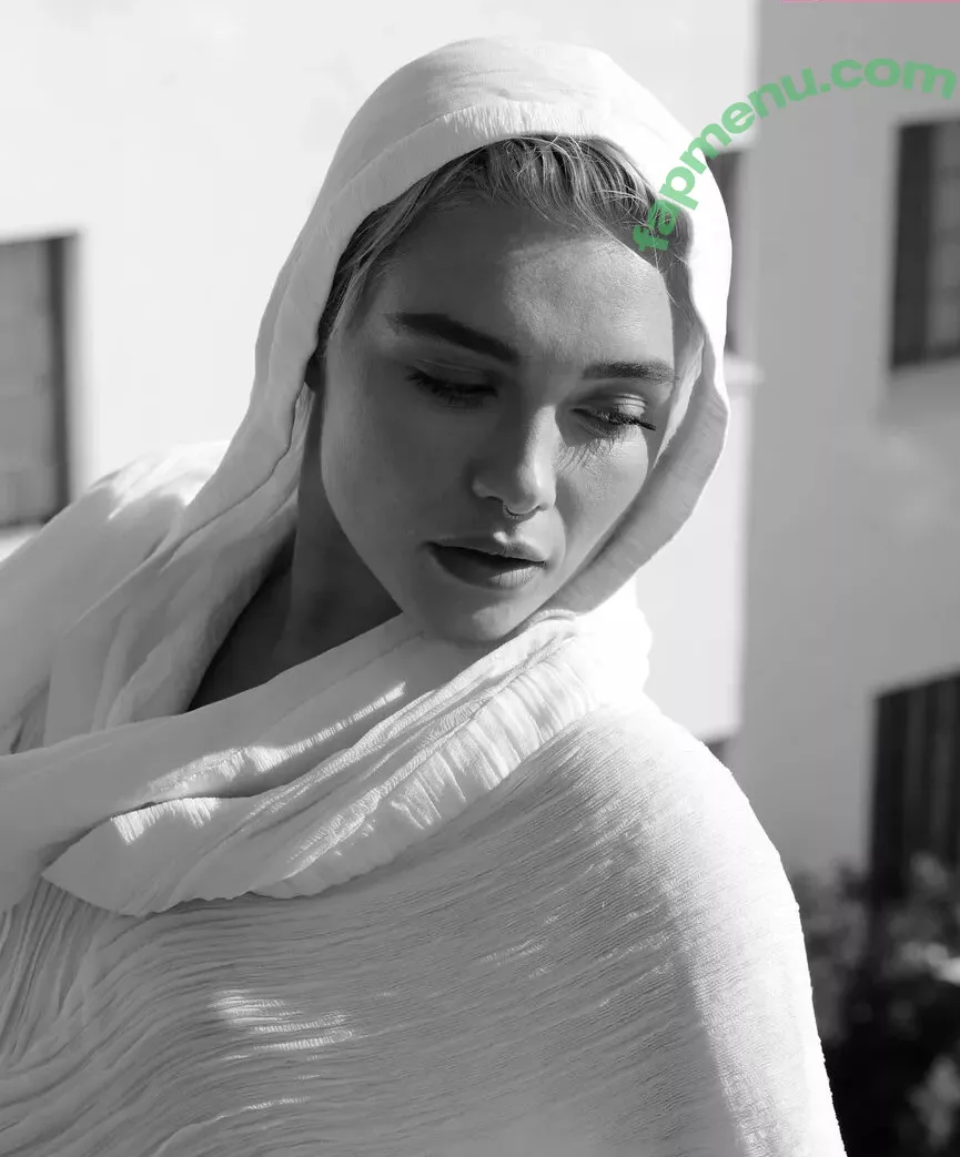 Florence Pugh nude photo #1089 (florencepugh)