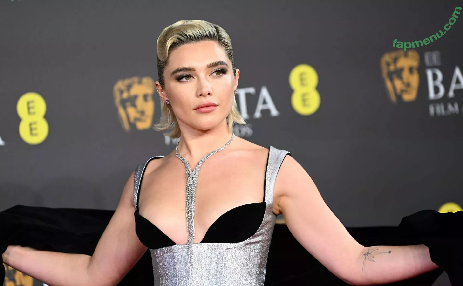 Florence Pugh nude photo #1114 (florencepugh)