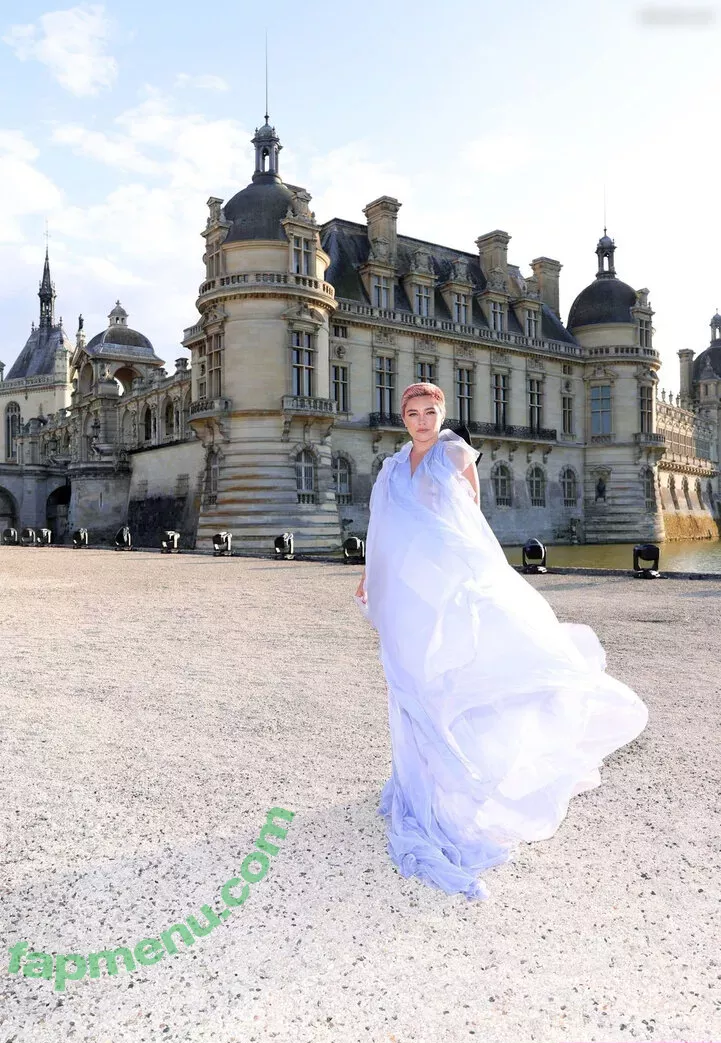 Florence Pugh nude photo #1285 (florencepugh)